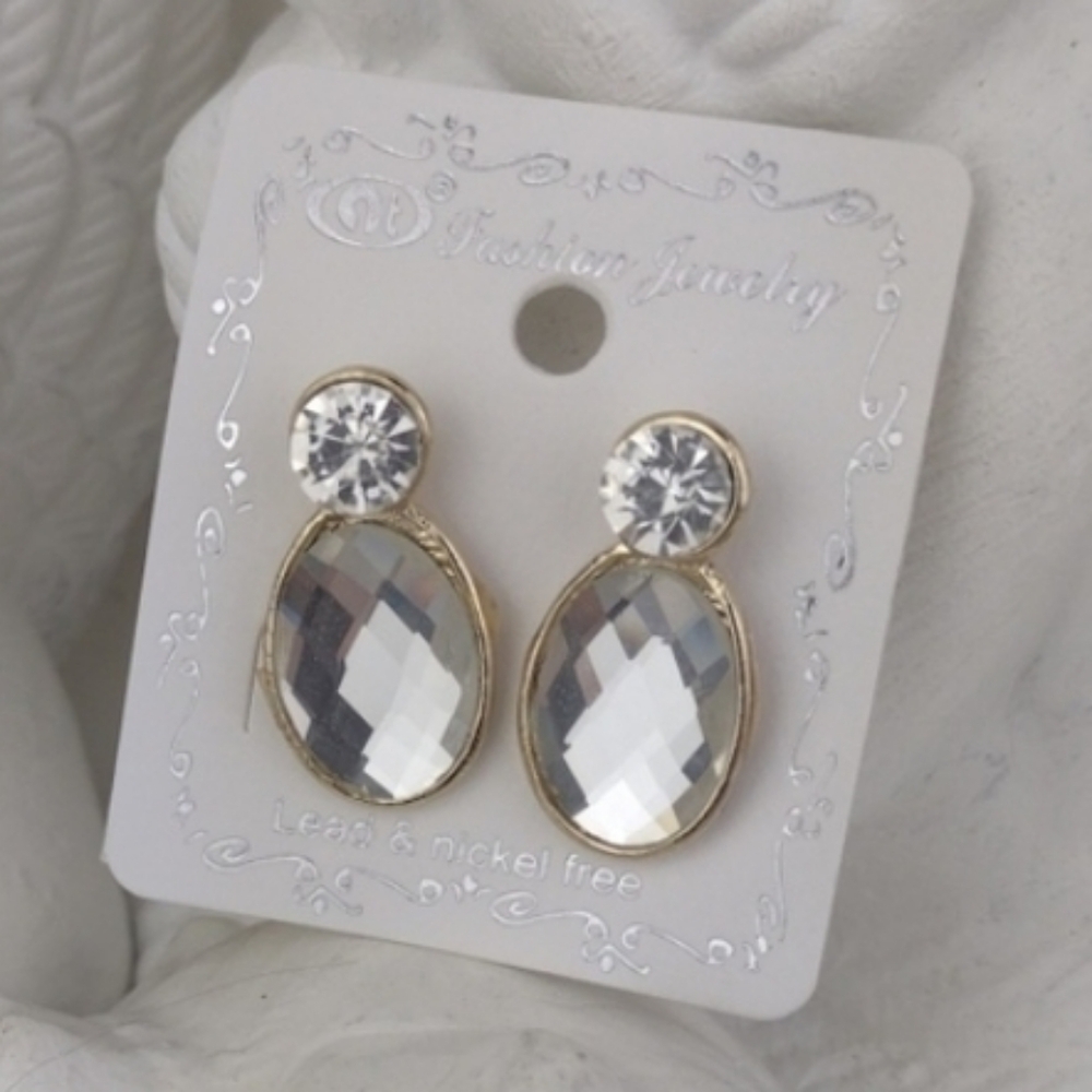 Gorgeous Crystal & Faceted Clear Stone Gold Tone Drop Earrings